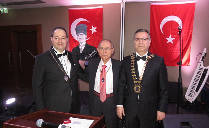 Marmara Skal’da başkanlık zinciri törenle Melih Buluç’a verildi