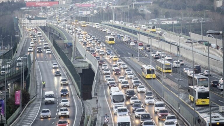 Bayram tatilinin 2 günlük kaza bilançosu: 12 ölü