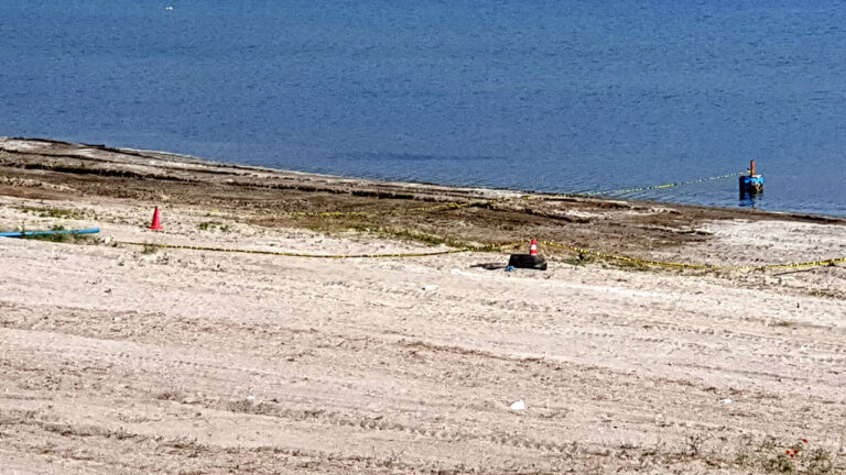 Isparta Eğirdir Gölü sahilinde el bombaları bulundu: Plaj girişe kapatıldı.