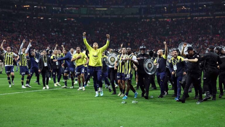 Fenerbahçe’nin Galatasaray galibiyeti: Şampiyonluk yarışı kızıştı.