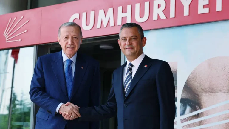 Özgür Özel’den Erdoğan’la görüşmesine tek kelimelik yorum..!