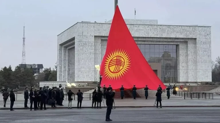Kırgızistan’da darbe girişimi.