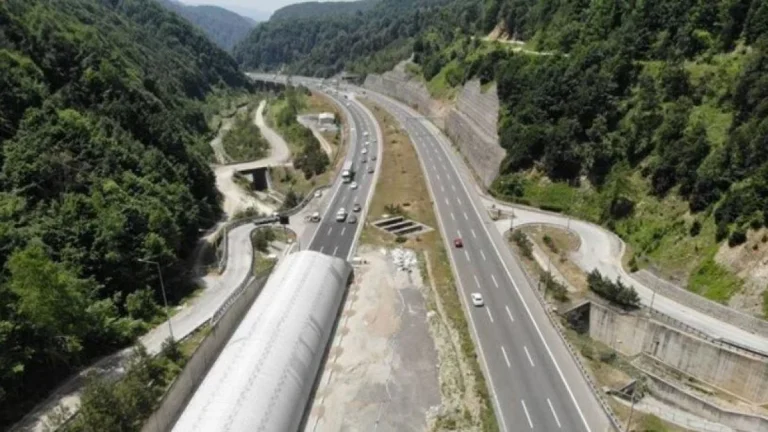 Bolu Dağı Tüneli-İstanbul istikameti 50 gün trafiğe kapatılacak.