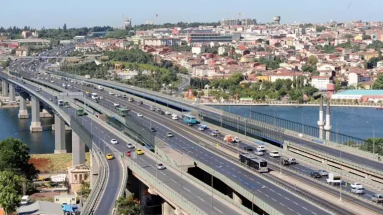 Haliç Köprüsü’nün Mecidiyeköy yönü geçici süreyle trafiğe kapatılacak.
