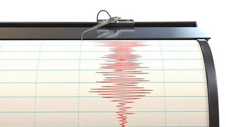 Akdeniz açıklarında 3.5 büyüklüğünde deprem.