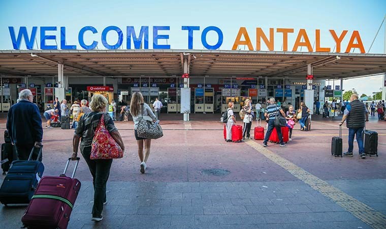 Antalya’ya gelen turist sayısı 9 milyonu aştı..!