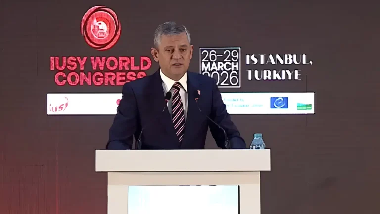 CHP lideri Özgür Özel’den Uşak Belediyesi’ne yönelik operasyona tepki