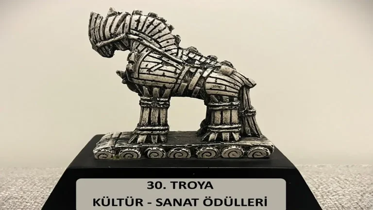 Troya Ödülleri’nde 30. yıl: Kültüre emek verenler onurlandırılacak…!
